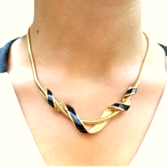 VTG MONET Gold and Black Enamel NECKLACE - Picture 2 of 10